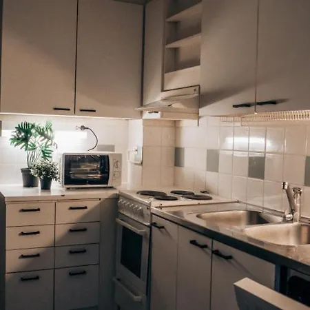 One Bedroom Flat With Free Parking