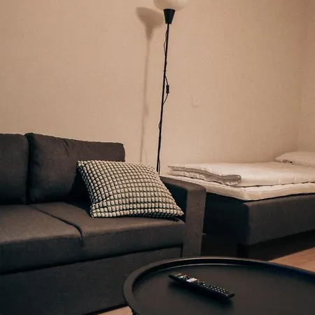 One Bedroom Flat With Free Parking *