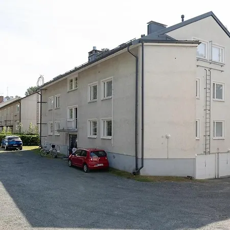 One Bedroom Flat With Free Parking *